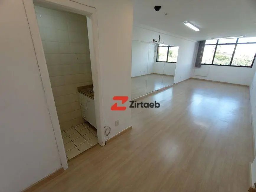 Sala Comercial para alugar, 33m2 em Recreio dos Bandeirantes, Rio De Janeiro - RJ - imagem 4 Foto 4 de Sala Comercial para alugar, 33m2 em Recreio dos Bandeirantes, Rio De Janeiro - RJ