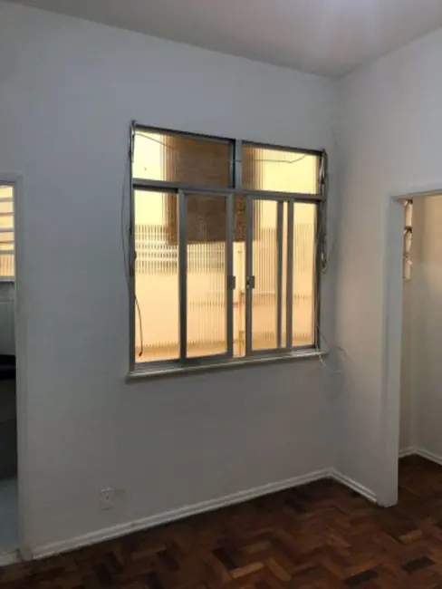 Apartamento com 1 quarto para alugar, 30m2 em Catete, Rio De Janeiro - RJ - imagem 5 Foto 5 de Apartamento com 1 quarto para alugar, 30m2 em Catete, Rio De Janeiro - RJ