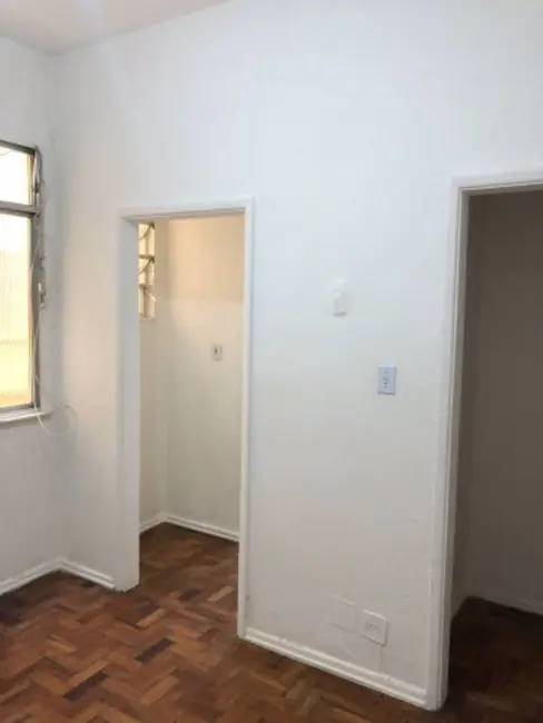 Apartamento com 1 quarto para alugar, 30m2 em Catete, Rio De Janeiro - RJ - imagem 6 Foto 6 de Apartamento com 1 quarto para alugar, 30m2 em Catete, Rio De Janeiro - RJ