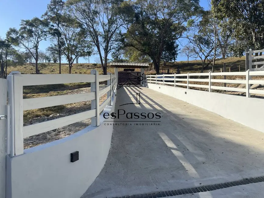 Foto 2 de Fazenda / Haras com 3 quartos à venda, 110000m2 em Florestal - MG