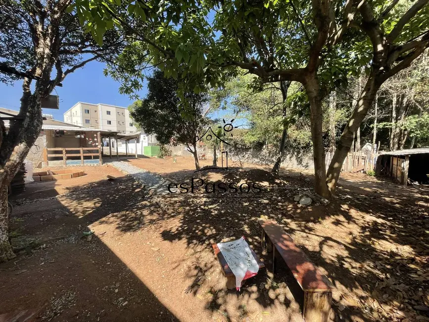 Casa com 3 quartos à venda, 910m2 em Centro, Florestal - MG - imagem 3 Foto 3 de Casa com 3 quartos à venda, 910m2 em Centro, Florestal - MG