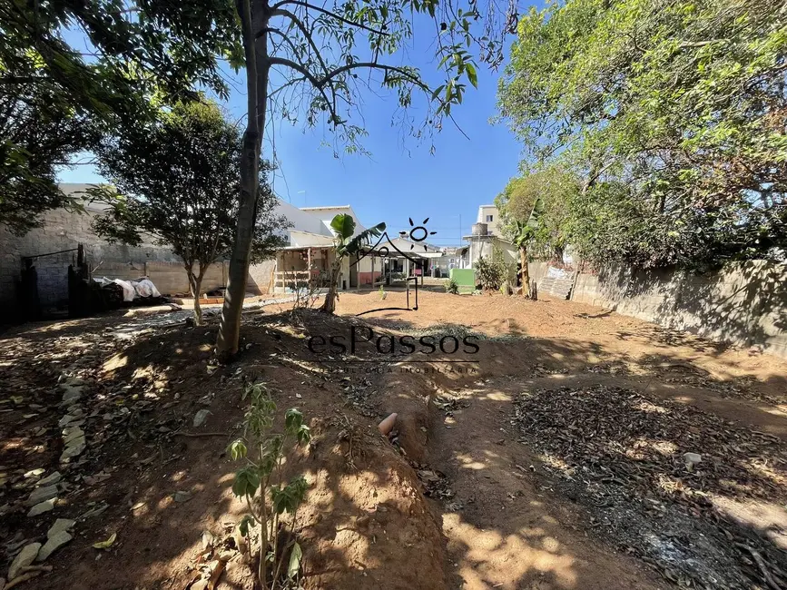 Casa com 3 quartos à venda, 910m2 em Centro, Florestal - MG - imagem 5 Foto 5 de Casa com 3 quartos à venda, 910m2 em Centro, Florestal - MG