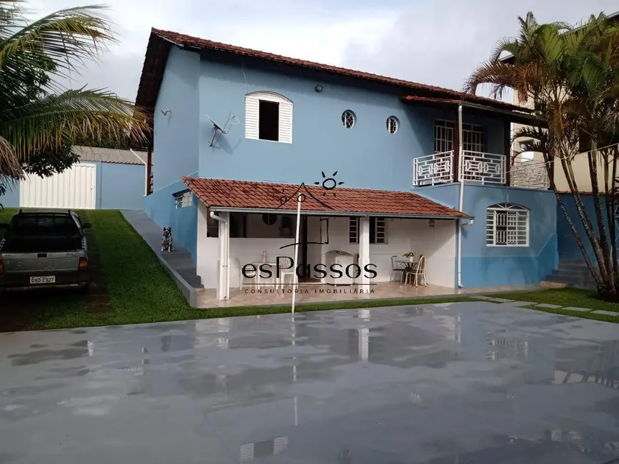 Casa com 3 quartos à venda, 720m2 em Florestal - MG - imagem 1 Foto 1 de Casa com 3 quartos à venda, 720m2 em Florestal - MG