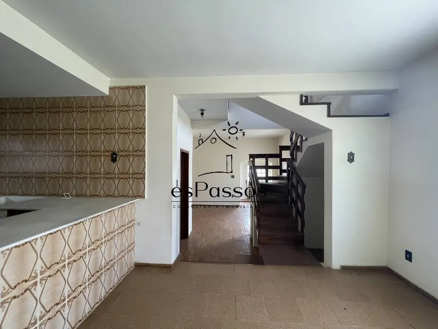 Foto 4 de Casa com 3 quartos à venda, 390m2 em Centro, Florestal - MG