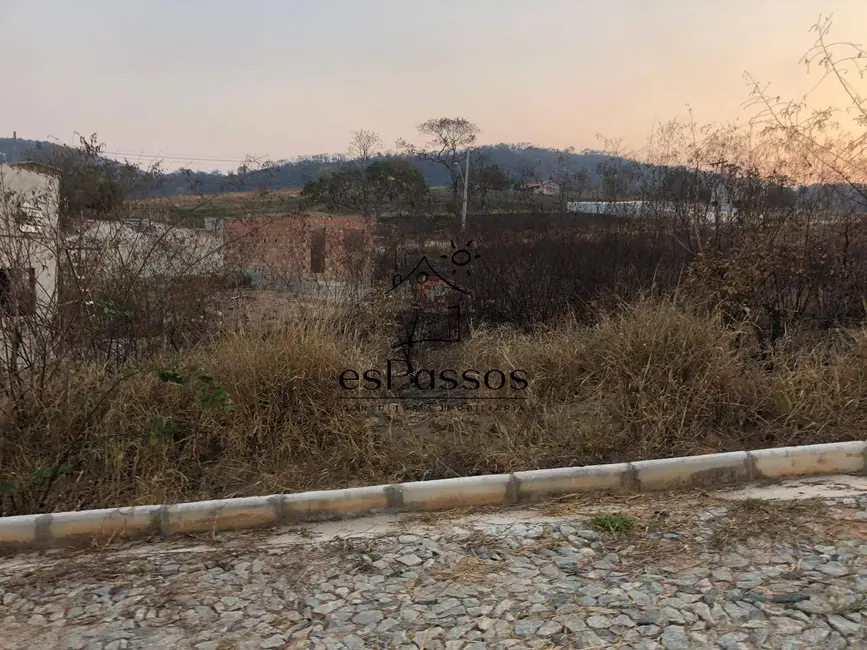 Foto 2 de Terreno / Lote à venda, 900m2 em Florestal - MG