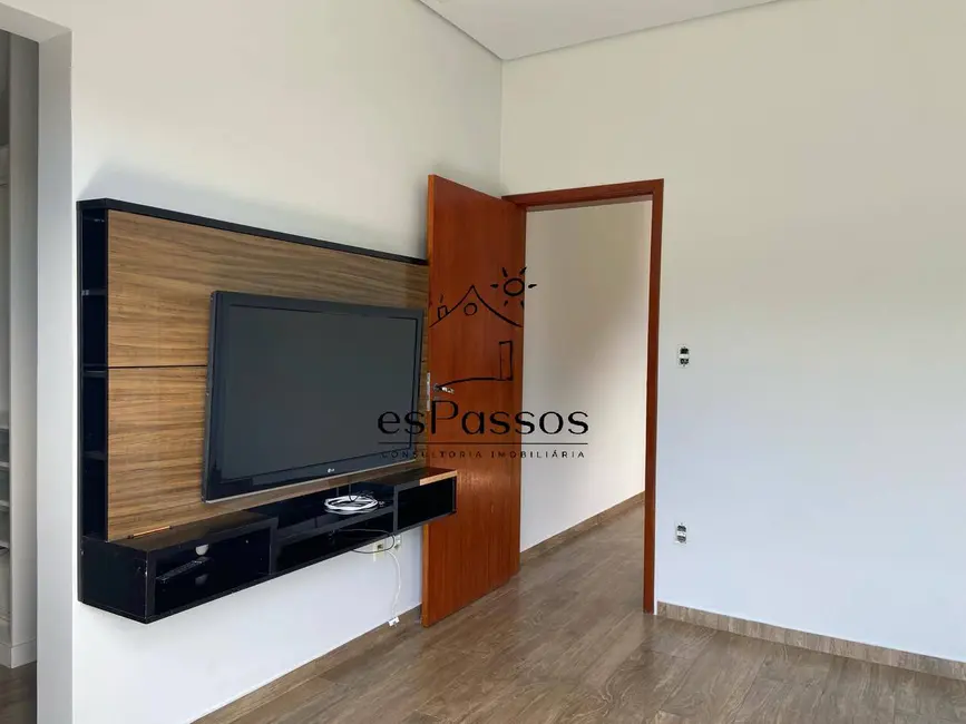 Casa com 3 quartos à venda, 360m2 em Florestal - MG - imagem 8 Foto 8 de Casa com 3 quartos à venda, 360m2 em Florestal - MG