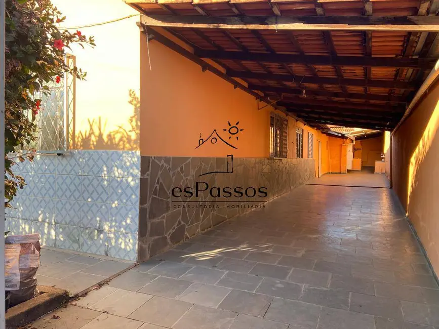 Foto 2 de Casa com 4 quartos à venda, 405m2 em Florestal - MG