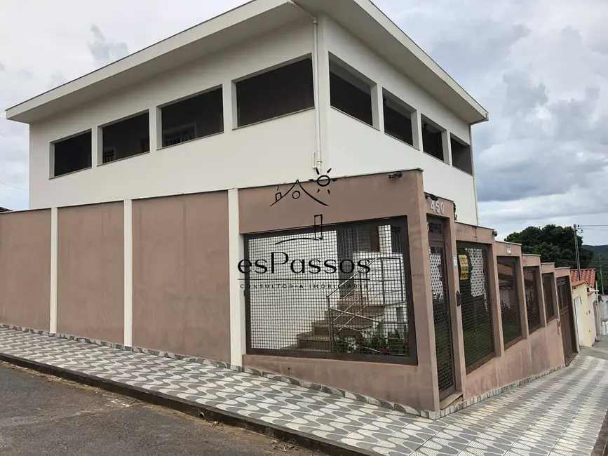 Casa com 6 quartos à venda, 270m2 em Florestal - MG - imagem 2 Foto 2 de Casa com 6 quartos à venda, 270m2 em Florestal - MG