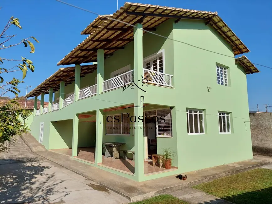 Foto 1 de Casa com 3 quartos à venda, 682m2 em Centro, Florestal - MG