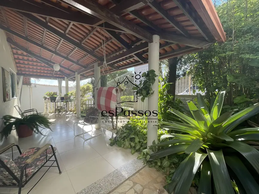 Foto 2 de Casa com 3 quartos à venda, 360m2 em Florestal - MG