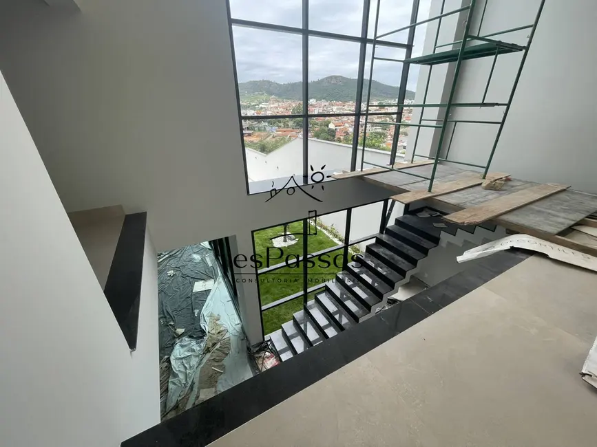 Casa com 3 quartos à venda, 420m2 em São Luiz, Para De Minas - MG - imagem 5 Foto 5 de Casa com 3 quartos à venda, 420m2 em São Luiz, Para De Minas - MG