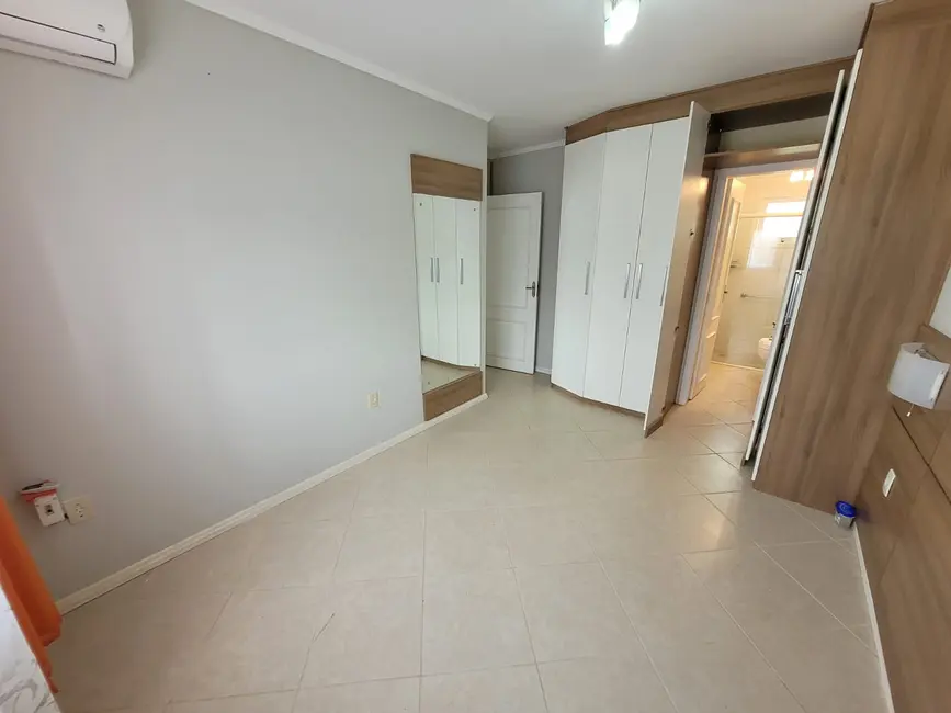 Cobertura com 2 quartos à venda, 166m2 em Centro, Tramandai - RS - imagem 9 Foto 9 de Cobertura com 2 quartos à venda, 166m2 em Centro, Tramandai - RS