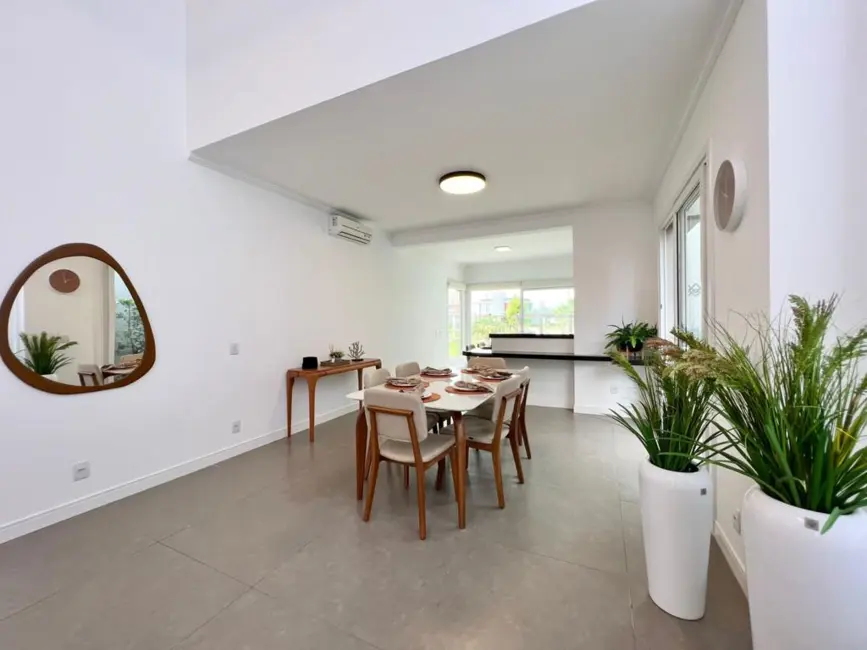 Casa de Condomínio com 4 quartos à venda, 211m2 em Xangri-lá - RS - imagem 8 Foto 8 de Casa de Condomínio com 4 quartos à venda, 211m2 em Xangri-lá - RS