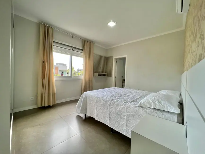 Casa de Condomínio com 4 quartos à venda, 211m2 em Xangri-lá - RS - imagem 4 Foto 4 de Casa de Condomínio com 4 quartos à venda, 211m2 em Xangri-lá - RS