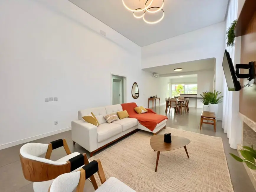Casa de Condomínio com 4 quartos à venda, 211m2 em Xangri-lá - RS - imagem 5 Foto 5 de Casa de Condomínio com 4 quartos à venda, 211m2 em Xangri-lá - RS