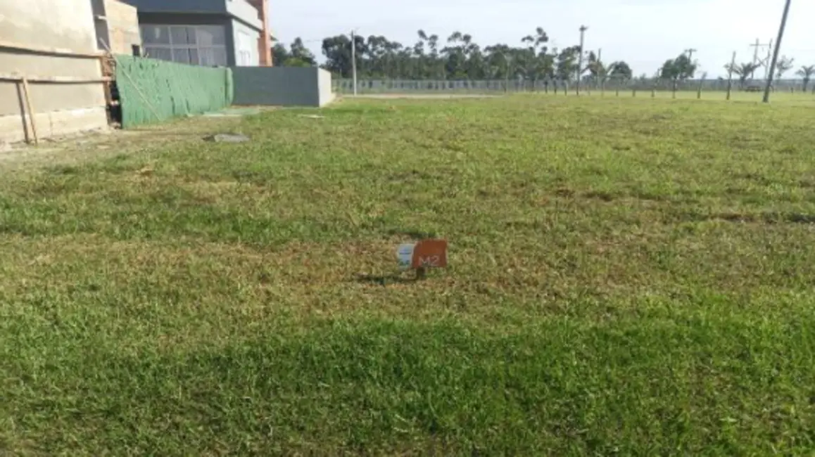 Foto 1 de Terreno / Lote à venda, 300m2 em Capao Da Canoa - RS