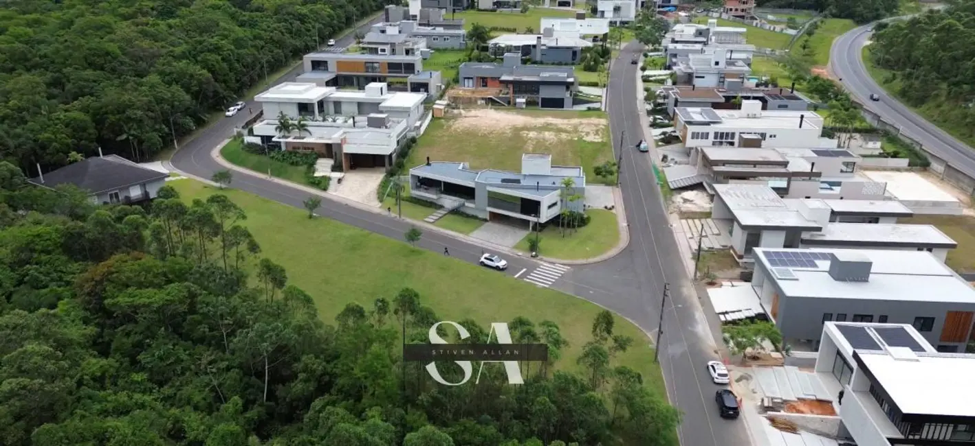 Foto 2 de Terreno / Lote à venda, 740m2 em Icara - SC