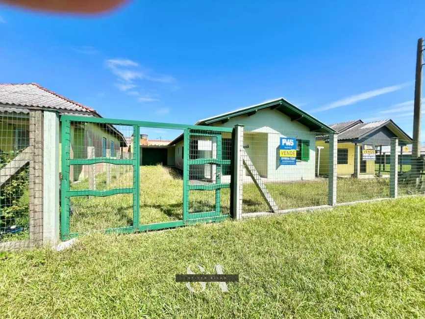 Foto 1 de Casa com 4 quartos à venda, 120m2 em Tramandai - RS