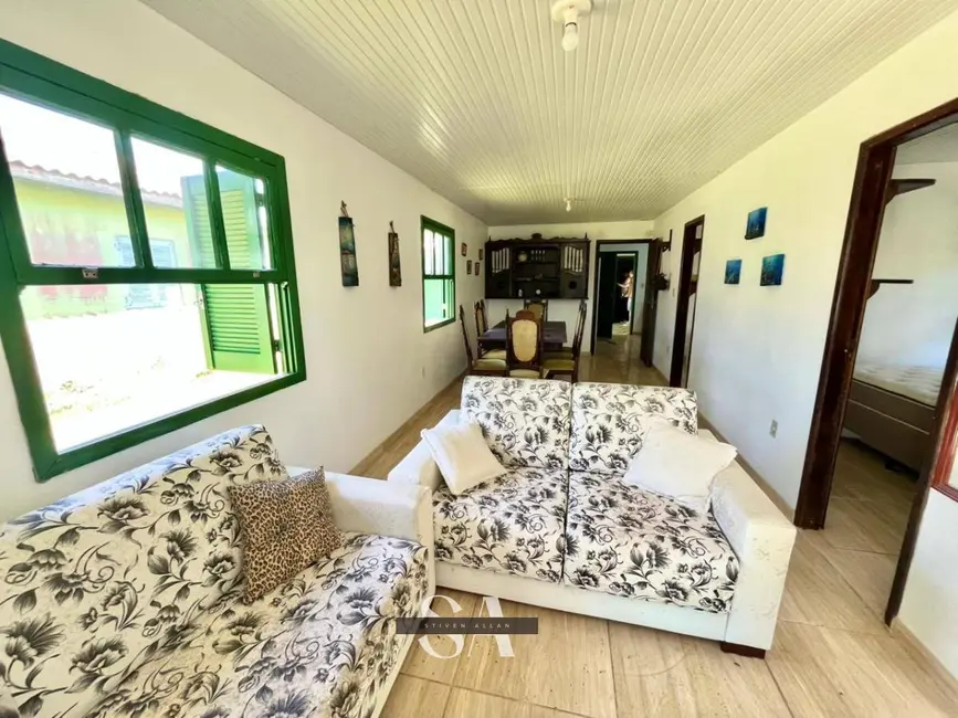 Casa com 4 quartos à venda, 120m2 em Tramandai - RS - imagem 6 Foto 6 de Casa com 4 quartos à venda, 120m2 em Tramandai - RS