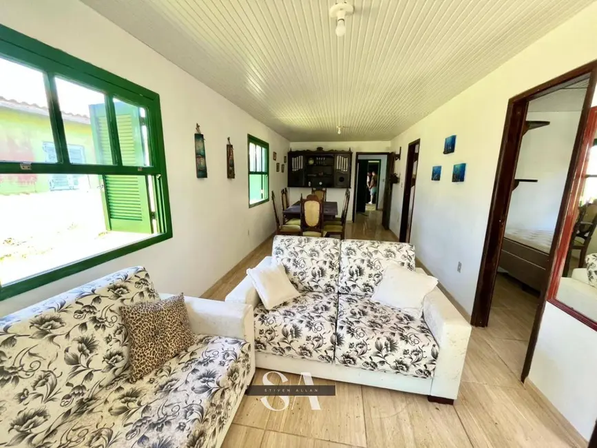 Casa com 4 quartos à venda, 120m2 em Tramandai - RS - imagem 8 Foto 8 de Casa com 4 quartos à venda, 120m2 em Tramandai - RS