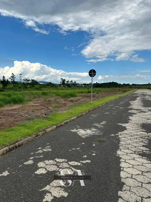 Foto 3 de Terreno / Lote à venda, 266m2 em Vila Nova Esperança, Criciuma - SC