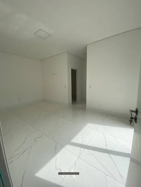 Foto 3 de Casa com 3 quartos à venda, 196m2 em Santa Bárbara, Criciuma - SC