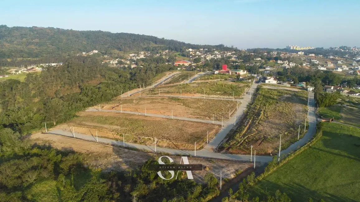 Foto 1 de Terreno / Lote à venda, 360m2 em Criciuma - SC