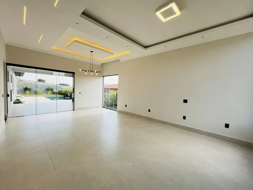 Foto 3 de Casa com 3 quartos à venda, 218m2 em Condomínio Jardim Flamboyan, Braganca Paulista - SP