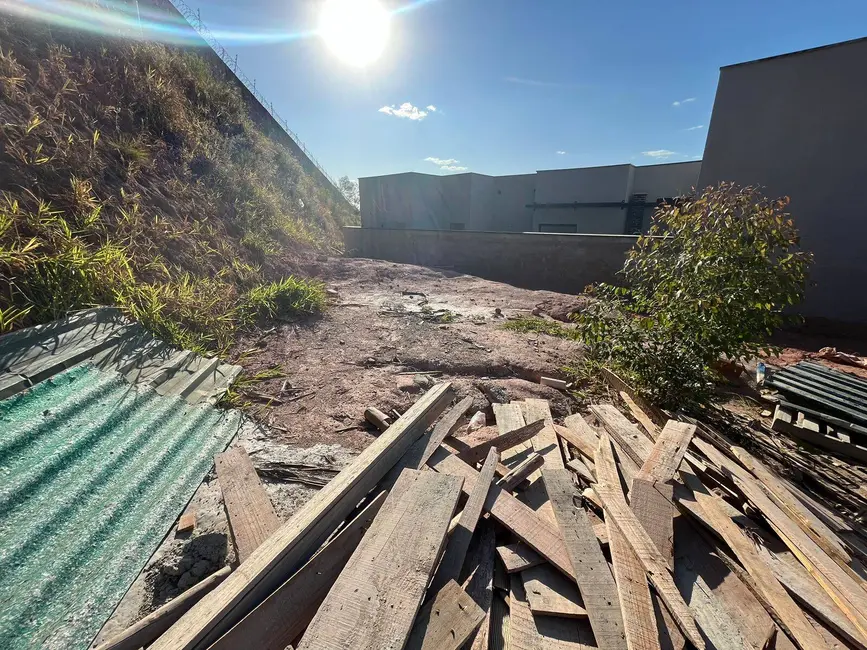 Foto 4 de Terreno / Lote à venda, 601m2 em Braganca Paulista - SP