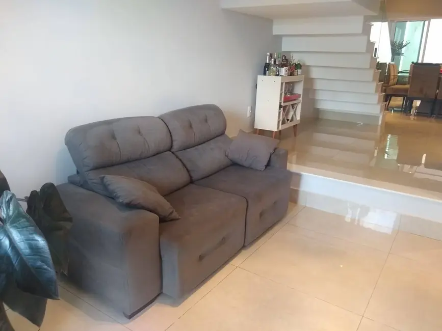 Casa com 3 quartos à venda, 260m2 em Braganca Paulista - SP - imagem 4 Foto 4 de Casa com 3 quartos à venda, 260m2 em Braganca Paulista - SP