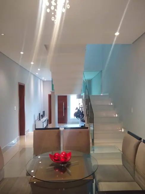 Casa com 3 quartos à venda, 260m2 em Braganca Paulista - SP - imagem 8 Foto 8 de Casa com 3 quartos à venda, 260m2 em Braganca Paulista - SP