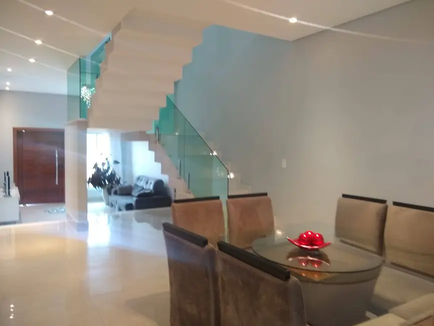 Casa com 3 quartos à venda, 260m2 em Braganca Paulista - SP - imagem 5 Foto 5 de Casa com 3 quartos à venda, 260m2 em Braganca Paulista - SP