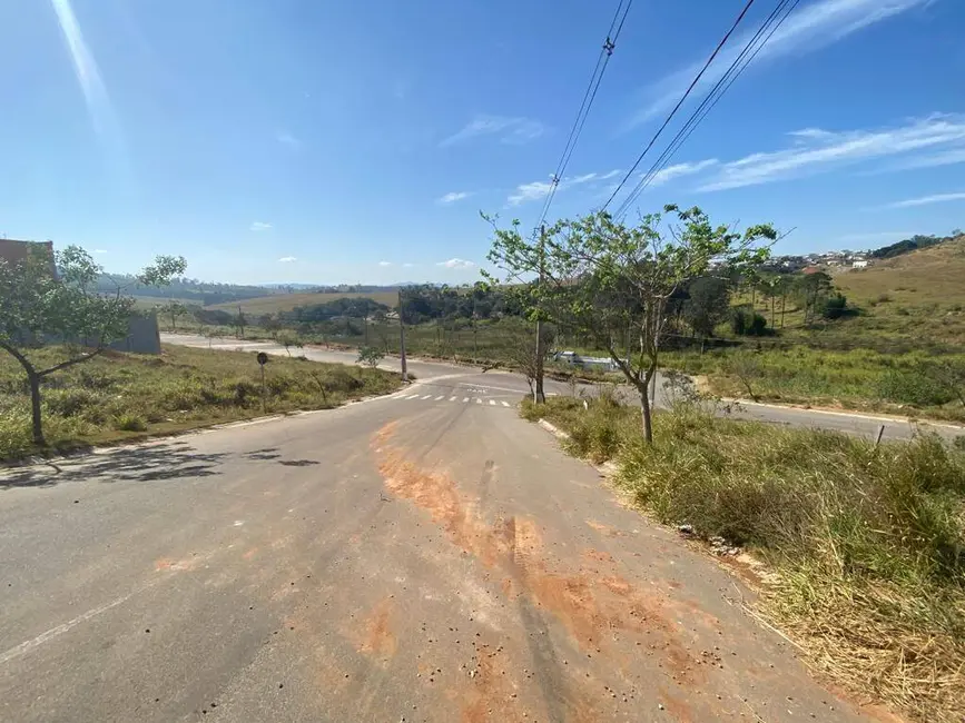 Foto 1 de Terreno / Lote à venda, 140m2 em Braganca Paulista - SP