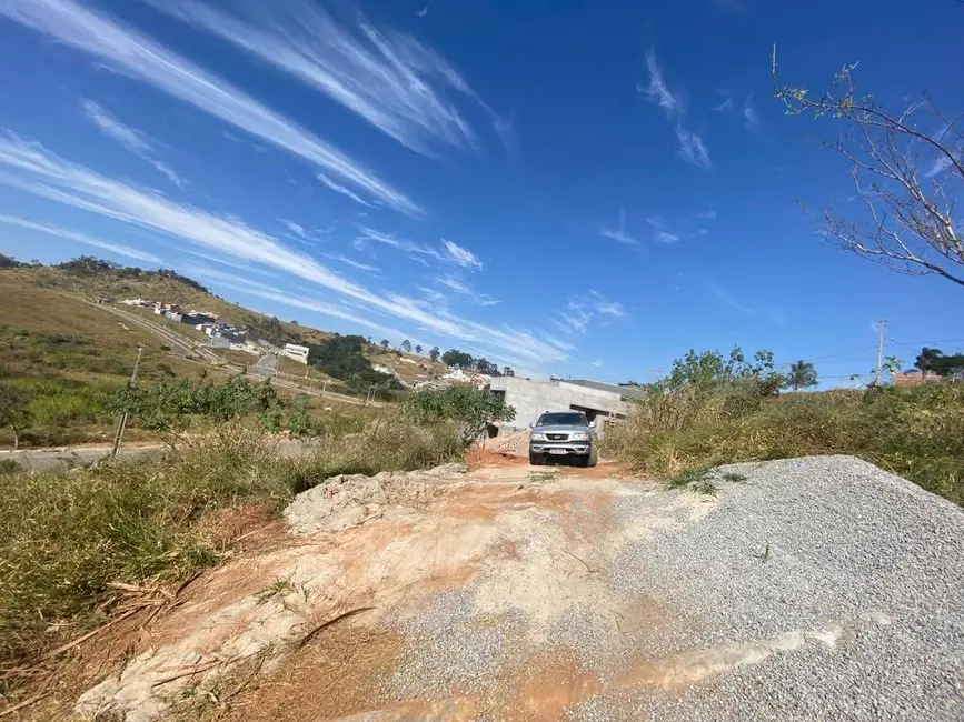 Foto 2 de Terreno / Lote à venda, 140m2 em Braganca Paulista - SP