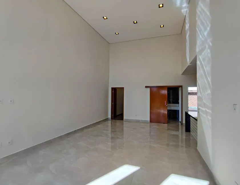 Foto 2 de Casa com 3 quartos à venda, 190m2 em Condomínio Residencial Sunset Village, Braganca Paulista - SP