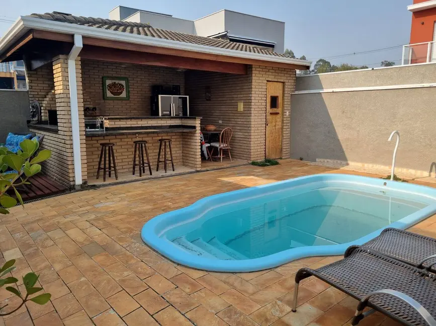 Foto 1 de Casa com 2 quartos para alugar, 140m2 em Braganca Paulista - SP