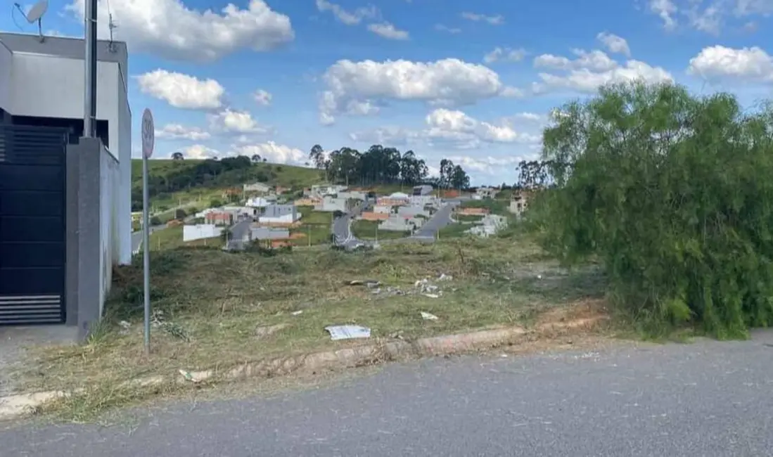 Foto 1 de Terreno / Lote à venda, 140m2 em Braganca Paulista - SP