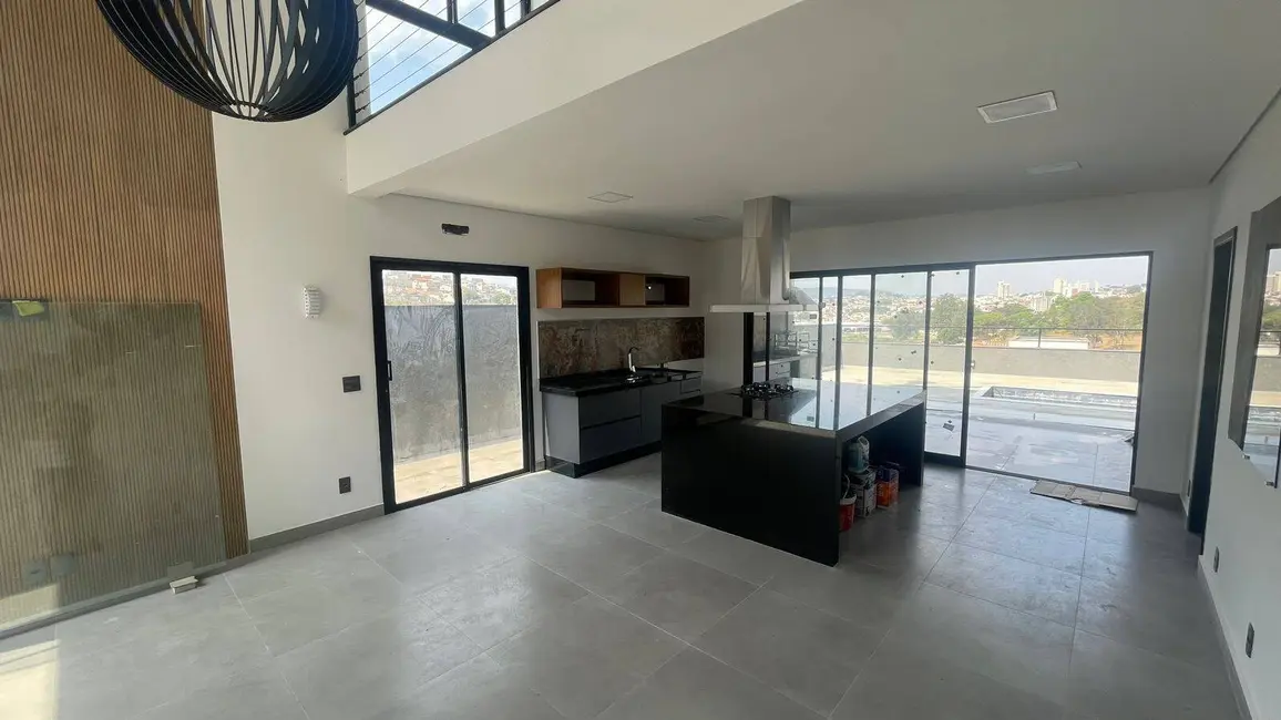 Casa com 3 quartos à venda, 180m2 em Condomínio Villa Real de Bragança, Braganca Paulista - SP - imagem 1 Foto 1 de Casa com 3 quartos à venda, 180m2 em Condomínio Villa Real de Bragança, Braganca Paulista - SP