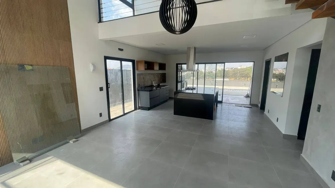 Casa com 3 quartos à venda, 180m2 em Condomínio Villa Real de Bragança, Braganca Paulista - SP - imagem 2 Foto 2 de Casa com 3 quartos à venda, 180m2 em Condomínio Villa Real de Bragança, Braganca Paulista - SP