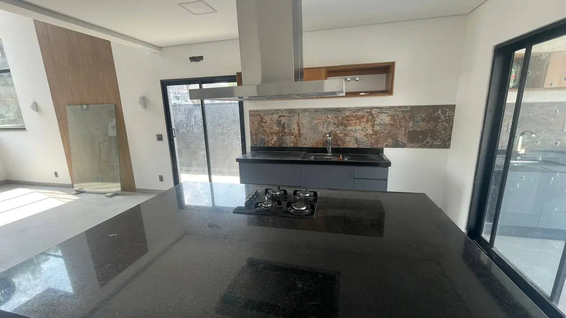 Casa com 3 quartos à venda, 180m2 em Condomínio Villa Real de Bragança, Braganca Paulista - SP - imagem 4 Foto 4 de Casa com 3 quartos à venda, 180m2 em Condomínio Villa Real de Bragança, Braganca Paulista - SP