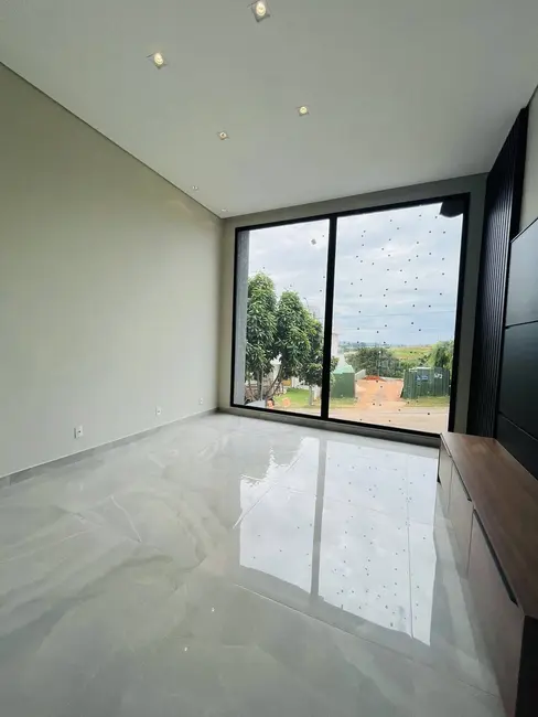 Casa com 3 quartos à venda, 200m2 em Braganca Paulista - SP - imagem 4 Foto 4 de Casa com 3 quartos à venda, 200m2 em Braganca Paulista - SP