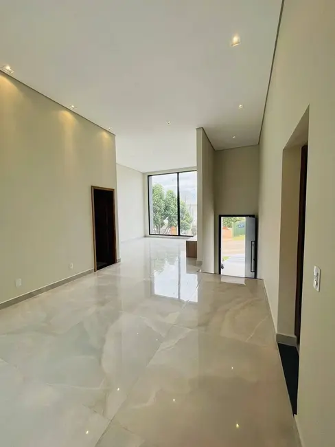 Casa com 3 quartos à venda, 200m2 em Braganca Paulista - SP - imagem 2 Foto 2 de Casa com 3 quartos à venda, 200m2 em Braganca Paulista - SP