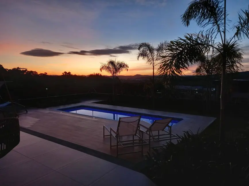 Foto 4 de Casa com 4 quartos à venda, 267m2 em Braganca Paulista - SP