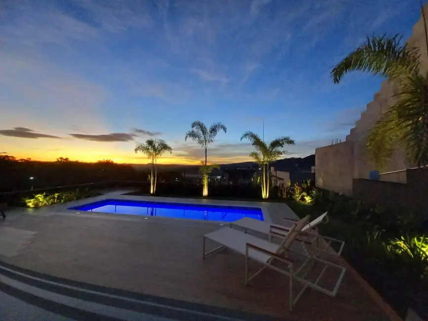 Foto 3 de Casa com 4 quartos à venda, 267m2 em Braganca Paulista - SP