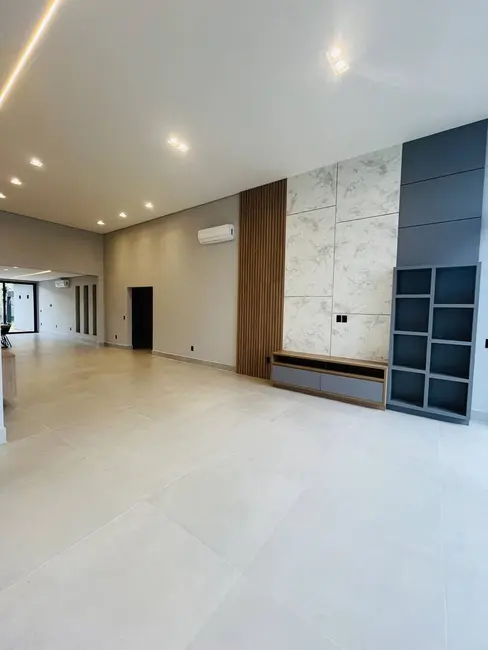 Foto 3 de Casa com 3 quartos à venda, 623m2 em Condomínio Vale das Águas, Braganca Paulista - SP