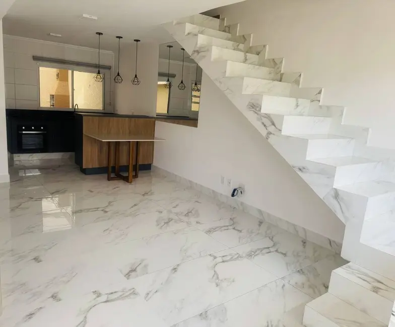 Foto 4 de Casa com 2 quartos para alugar, 74m2 em Braganca Paulista - SP