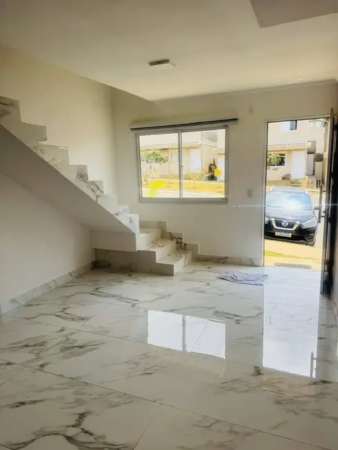 Foto 1 de Casa com 2 quartos para alugar, 74m2 em Braganca Paulista - SP