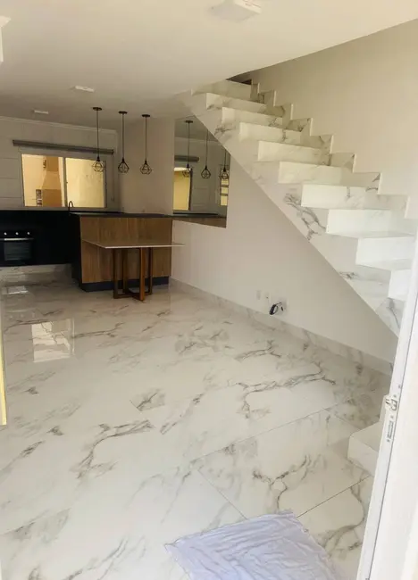 Foto 3 de Casa com 2 quartos para alugar, 74m2 em Braganca Paulista - SP