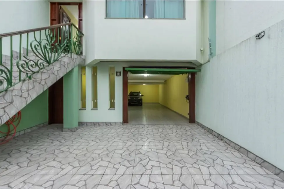 Casa com 6 quartos à venda, 233m2 em Nova Petrópolis, Sao Bernardo Do Campo - SP - imagem 2 Foto 2 de Casa com 6 quartos à venda, 233m2 em Nova Petrópolis, Sao Bernardo Do Campo - SP
