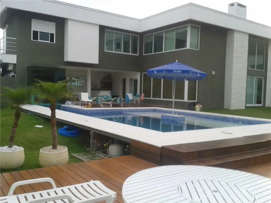 Sobrado com 3 quartos à venda, 760m2 em Massaguaçu, Caraguatatuba - SP - imagem 3 Foto 3 de Sobrado com 3 quartos à venda, 760m2 em Massaguaçu, Caraguatatuba - SP